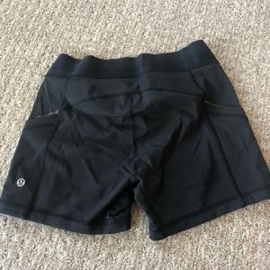 Lululemon size 6 spandex shorts